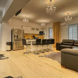 Apartment Luxurious 2 Bedroom In Herastrau, Bucharest